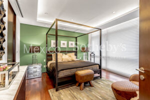 St Regis 2806