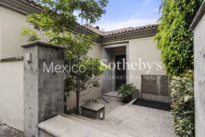 Casa Lomas de Bezares