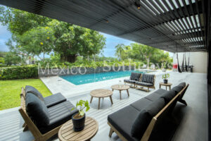 Paseo de las Flores Paraiso Country Club