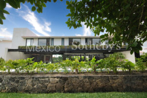 Paseo de las Flores Paraiso Country Club