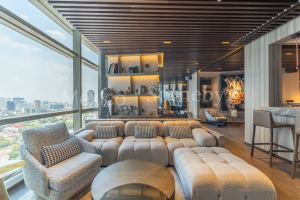 St Regis 23