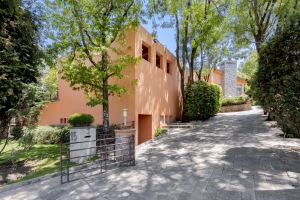 Casa los Encinos, Fairway