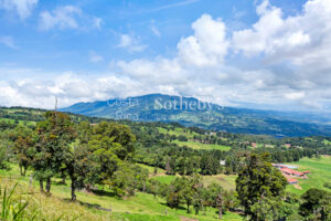 Gran Finca Poás, Reserva Río y Volcán