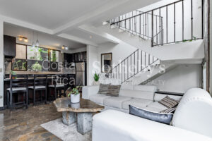Stone Rock House And Apartment