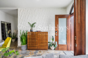 Stone Rock House And Apartment