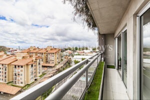 Apartamento en Torre Moderna Azenza