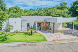 Casa Bellota – Coastal Charm Between Tamarindo & Nosara