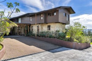 Espaciosa Residencia en San Isidro de Heredia