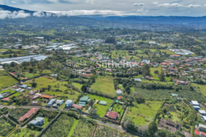 Espaciosa Residencia en San Isidro de Heredia