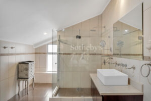 Central Atenas Marble