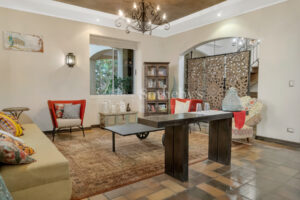 Central Atenas Marble