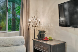 Central Atenas Marble