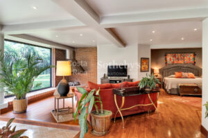 Lobo Mountain Estate