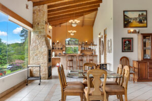La Joya Estate