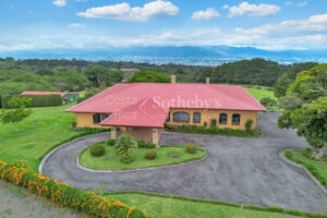 La Joya Estate