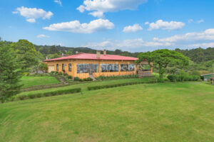 La Joya Estate