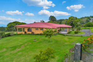 La Joya Estate