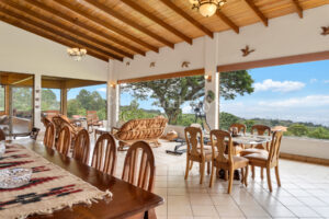 La Joya Estate