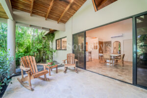 Casa Carlita – Tranquil Tropical Villa in 506 Tennis Center