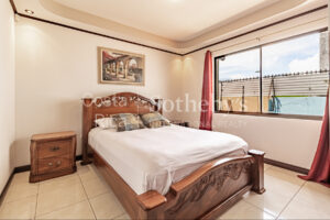 Beautiful House in Los Crotos
