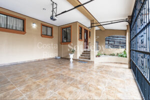 Beautiful House in Los Crotos