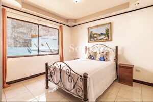 Beautiful House in Los Crotos