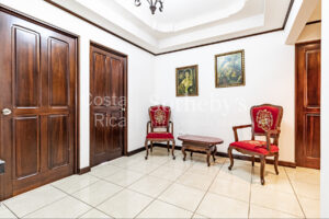 Beautiful House in Los Crotos