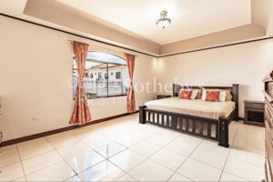Beautiful House in Los Crotos
