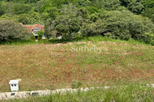 Amplio Lote En Condominio en las Vueltas de la Guácima
