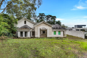 Spectacular Ave del Paraiso Under Construction Luxury Home