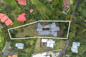 Spectacular Ave del Paraiso Under Construction Luxury Home
