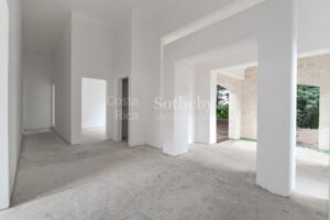 Spectacular Ave del Paraiso Under Construction Luxury Home
