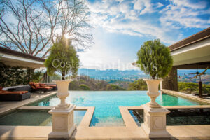 Italian Luxury Villa in the Atenas Hills