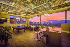 Italian Luxury Villa in the Atenas Hills