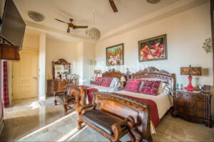 Italian Luxury Villa in the Atenas Hills