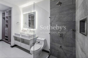 Townhome Contemporáneo Vista al Valle, Escazú