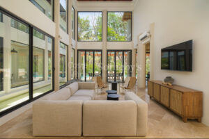 6 Bedroom Fully Renovated Turnkey Villa