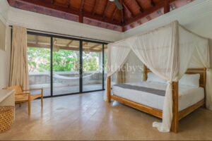 6 Bedroom Fully Renovated Turnkey Villa
