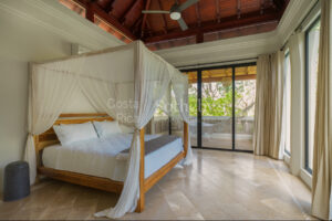 6 Bedroom Fully Renovated Turnkey Villa