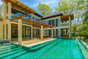 6 Bedroom Fully Renovated Turnkey Villa