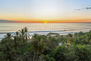 Front-Row Pacific Views