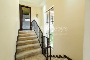 4 Bedroom House (Plus Service Bedroom) with Expansive views into Santa Ana