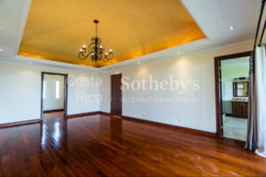 4 Bedroom House (Plus Service Bedroom) with Expansive views into Santa Ana