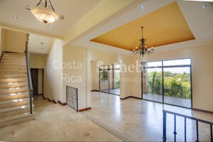 4 Bedroom House (Plus Service Bedroom) with Expansive views into Santa Ana