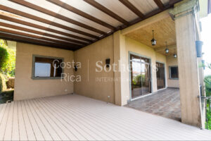 4 Bedroom House (Plus Service Bedroom) with Expansive views into Santa Ana