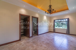 4 Bedroom House (Plus Service Bedroom) with Expansive views into Santa Ana