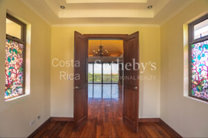 4 Bedroom House (Plus Service Bedroom) with Expansive views into Santa Ana