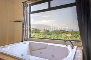 4 Bedroom House (Plus Service Bedroom) with Expansive views into Santa Ana