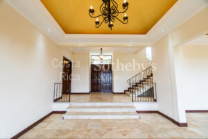 4 Bedroom House (Plus Service Bedroom) with Expansive views into Santa Ana