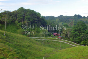 300ha+ Finca Turística Turrialba